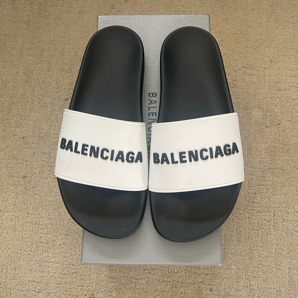 Balenciaga rubber pool slides size 40